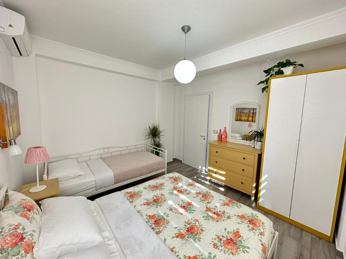 Home Aquamarine & Residence Vlore Luaran gambar