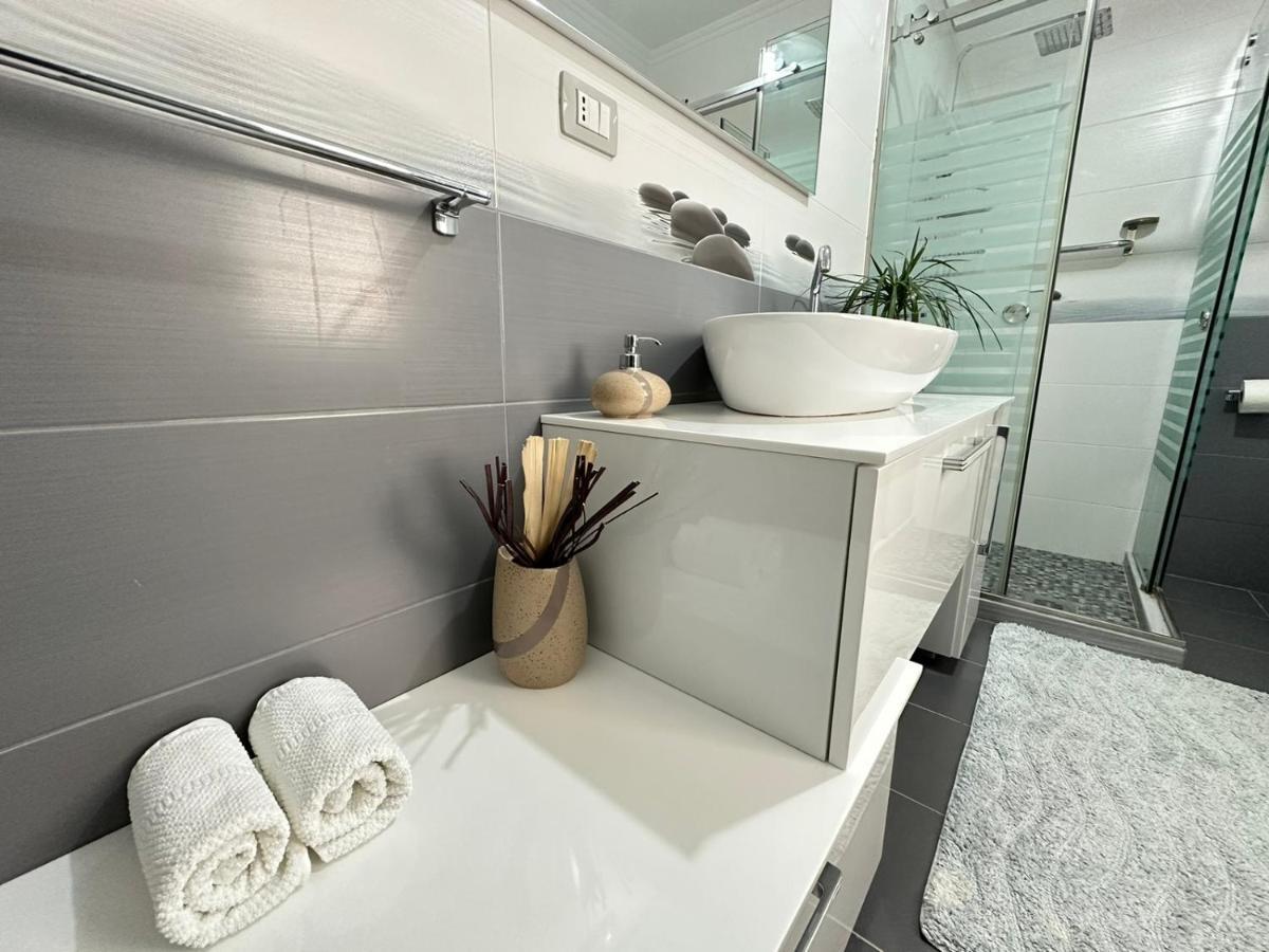 Home Aquamarine & Residence Vlore Luaran gambar